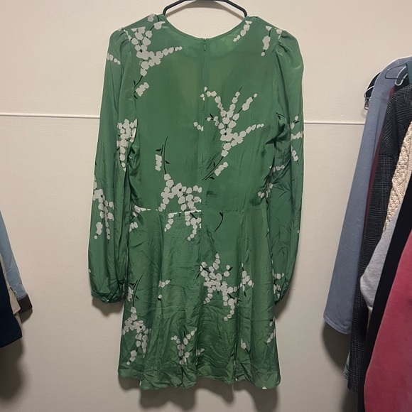Realisation Par The Kate Dress in Green 100% Japanese Silk - Picture 4 of 5